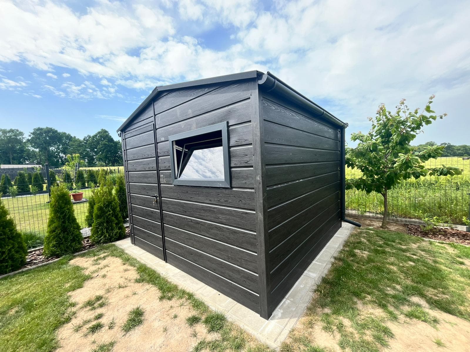 Domek ogrodowy blaszany 3×3 m — dwuspadowy, grafit — model domu