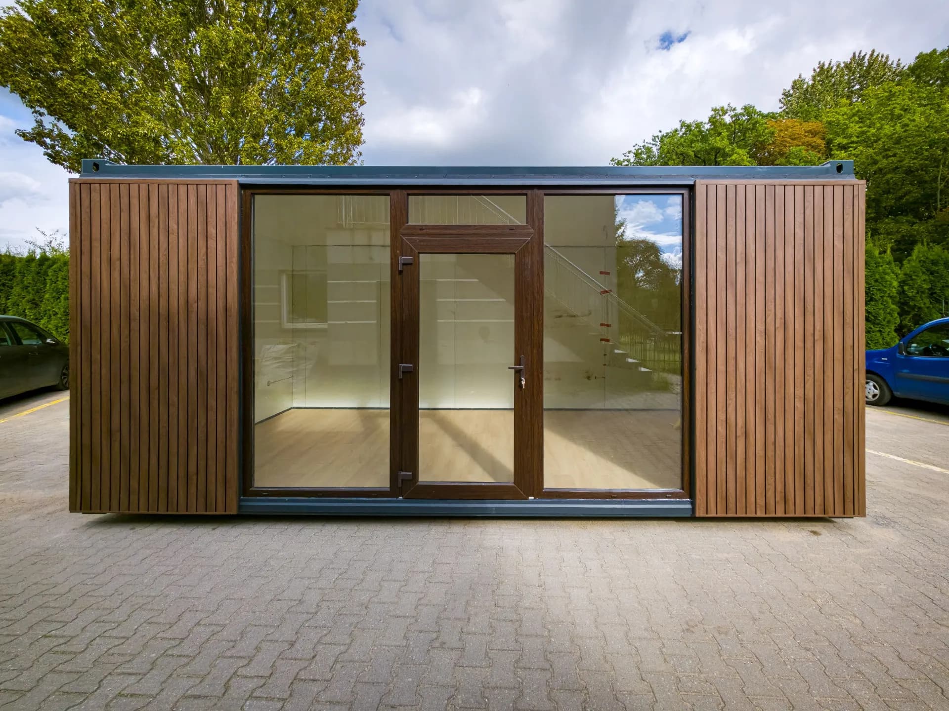 Pawilon usługowy 6 × 3 m z witryną — model domu