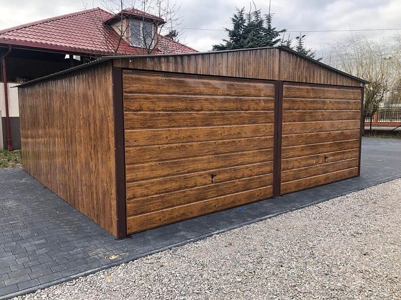 Garaż blaszany dwustanowiskowy 6×5 m, drewnopodobny złoty dąb — 30 m² — PPHU CSTAL Tomasz Cichoń