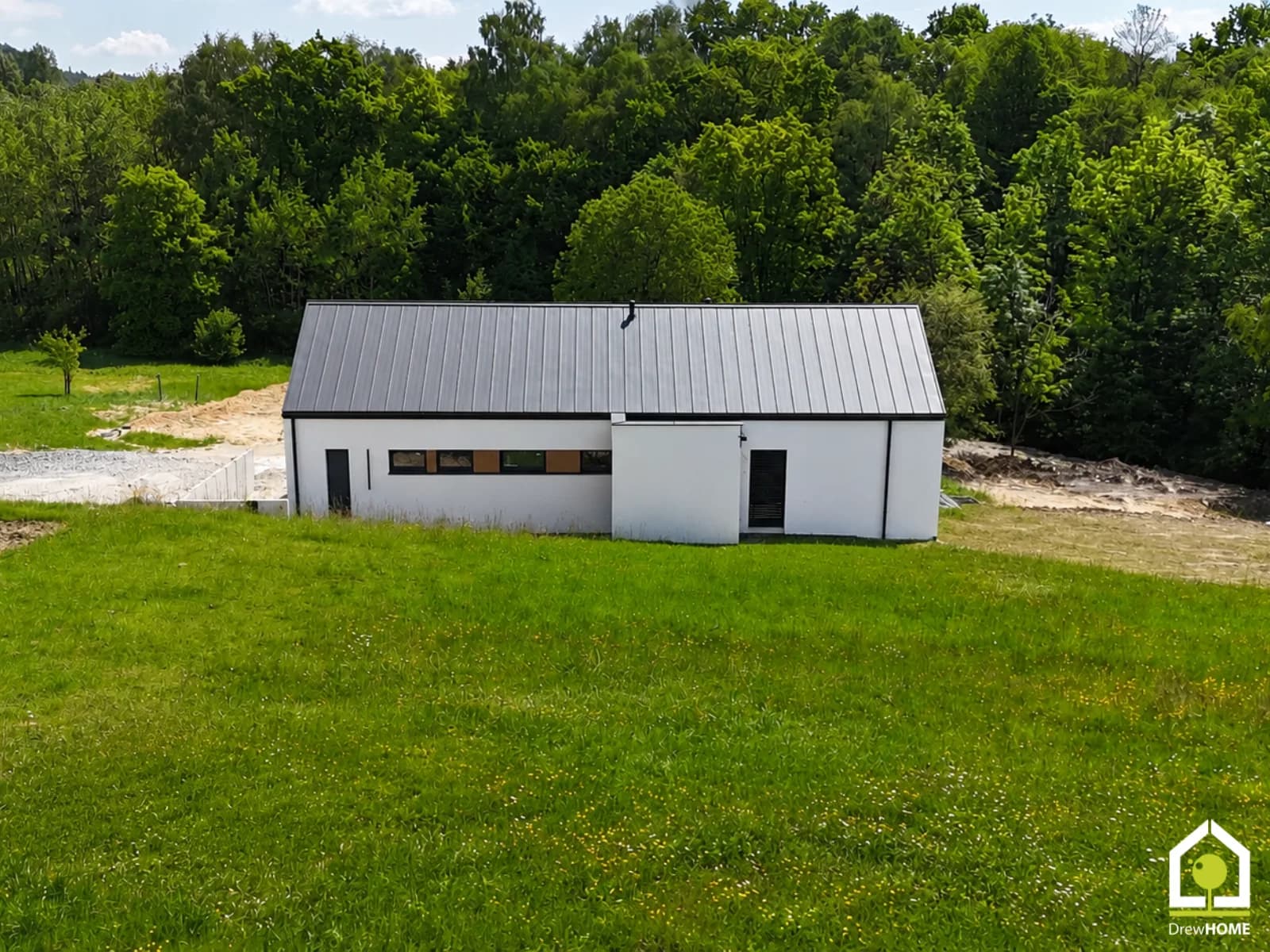 Nowoczesna stodoła 150 m² w Wilkowicach — DrewHome (Nowy DrewHome Sp. z o.o.)