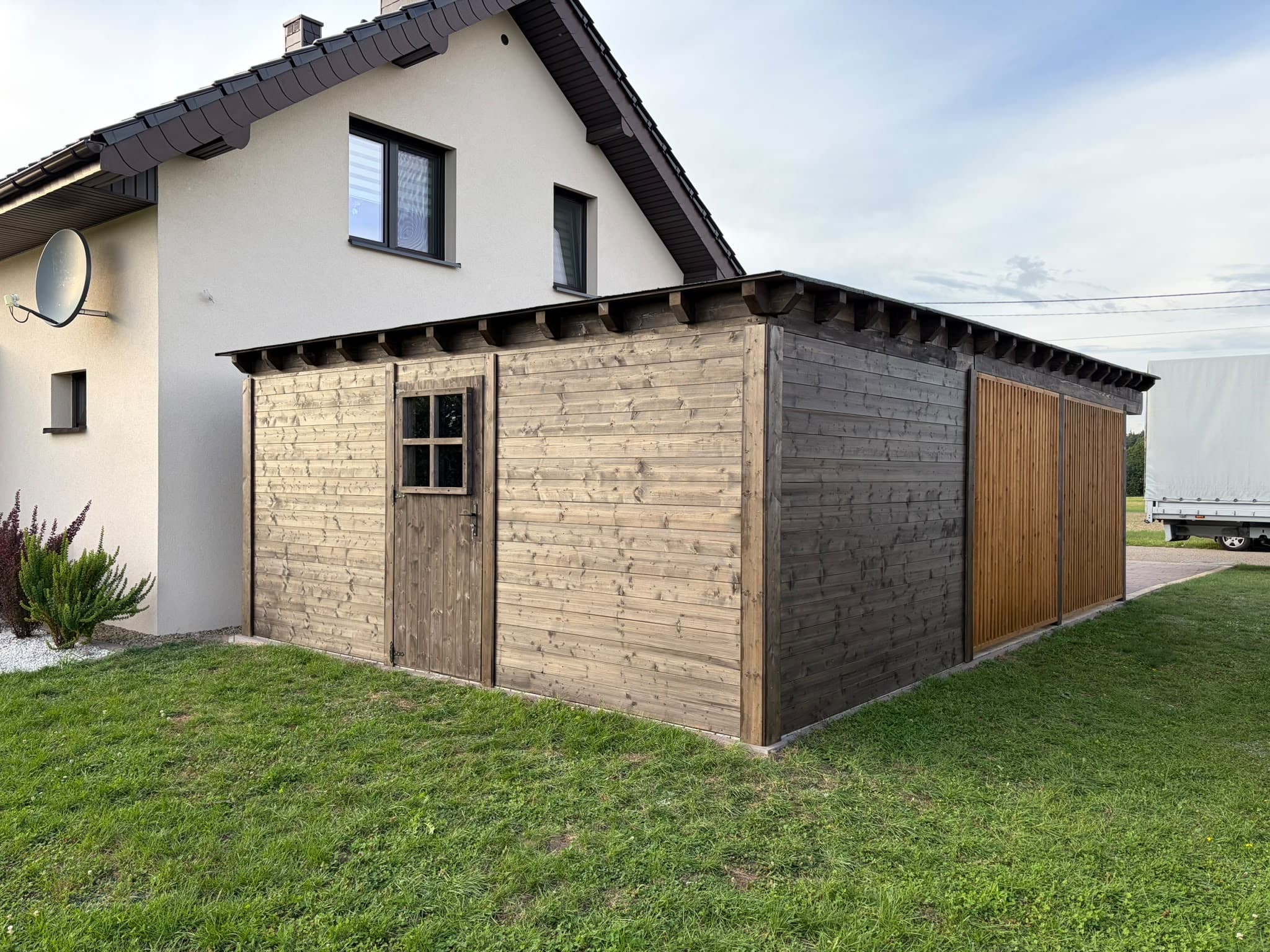 Carport Ventura 8 × 6 m z pomieszczeniem gospodarczym — EDOMKI Tomasz Sil