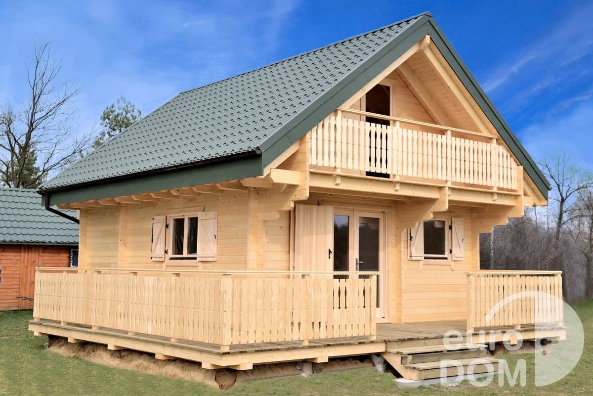 Dom letniskowy z bala z poddaszem i balkonem — 65,5 m² — EURODOM S.C.