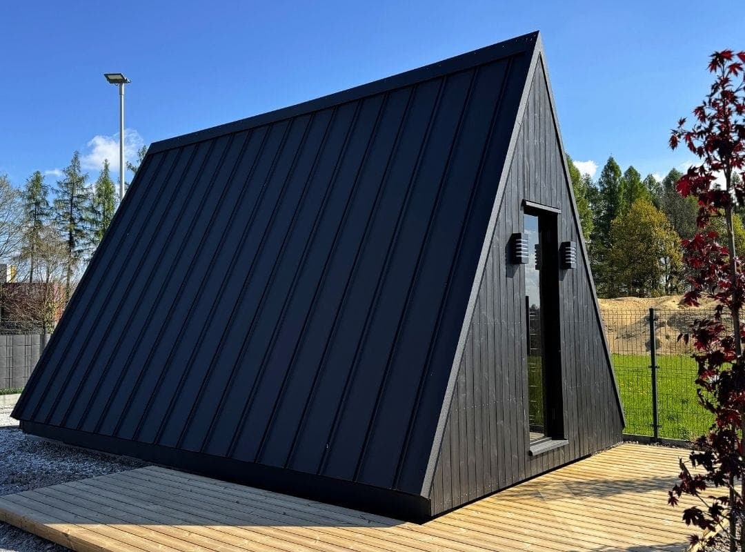 Domek A-frame z termo drewna — 16 m² i taras — model domu