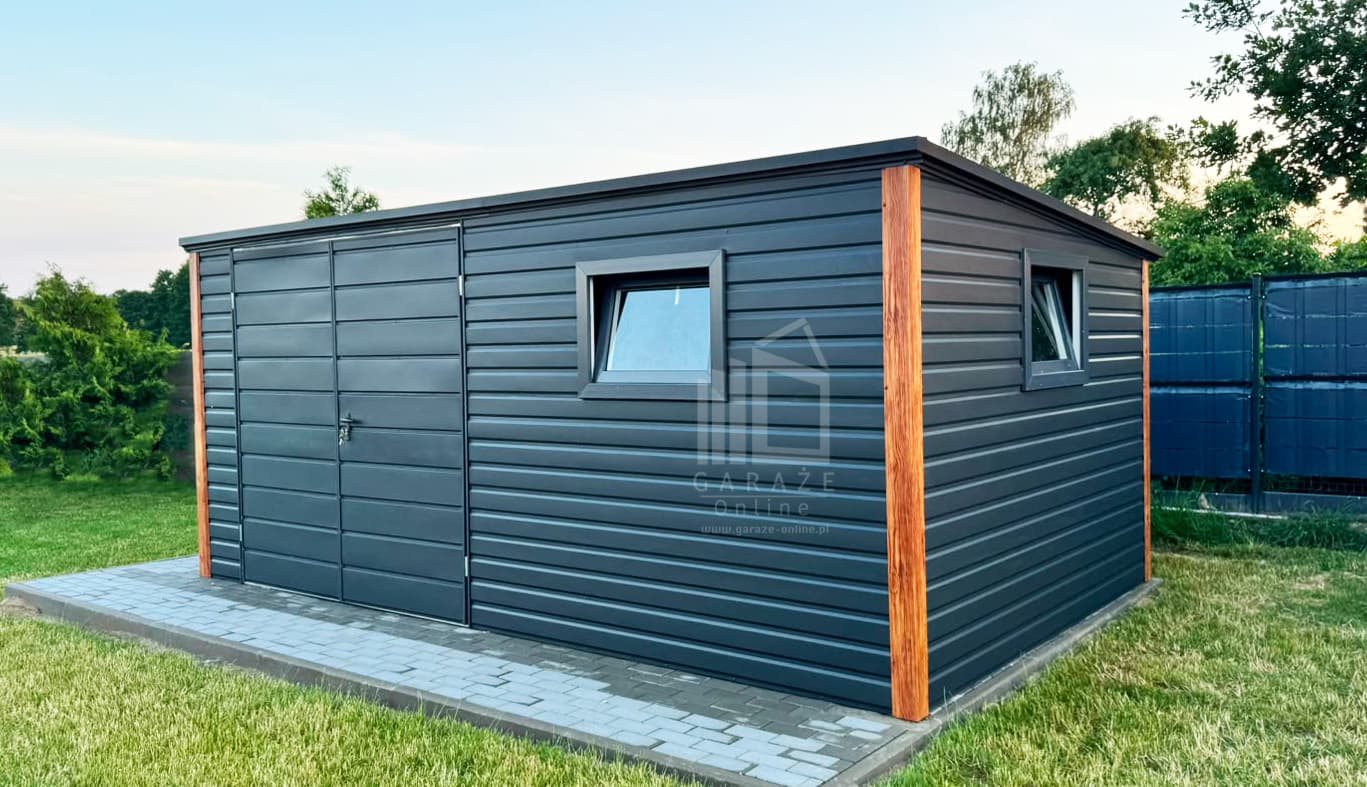 Blaszany domek ogrodowy 5 × 3 m, brama dwuskrzydłowa (ID1291) — Garaże Online (Delta Home Sp. z o.o.)