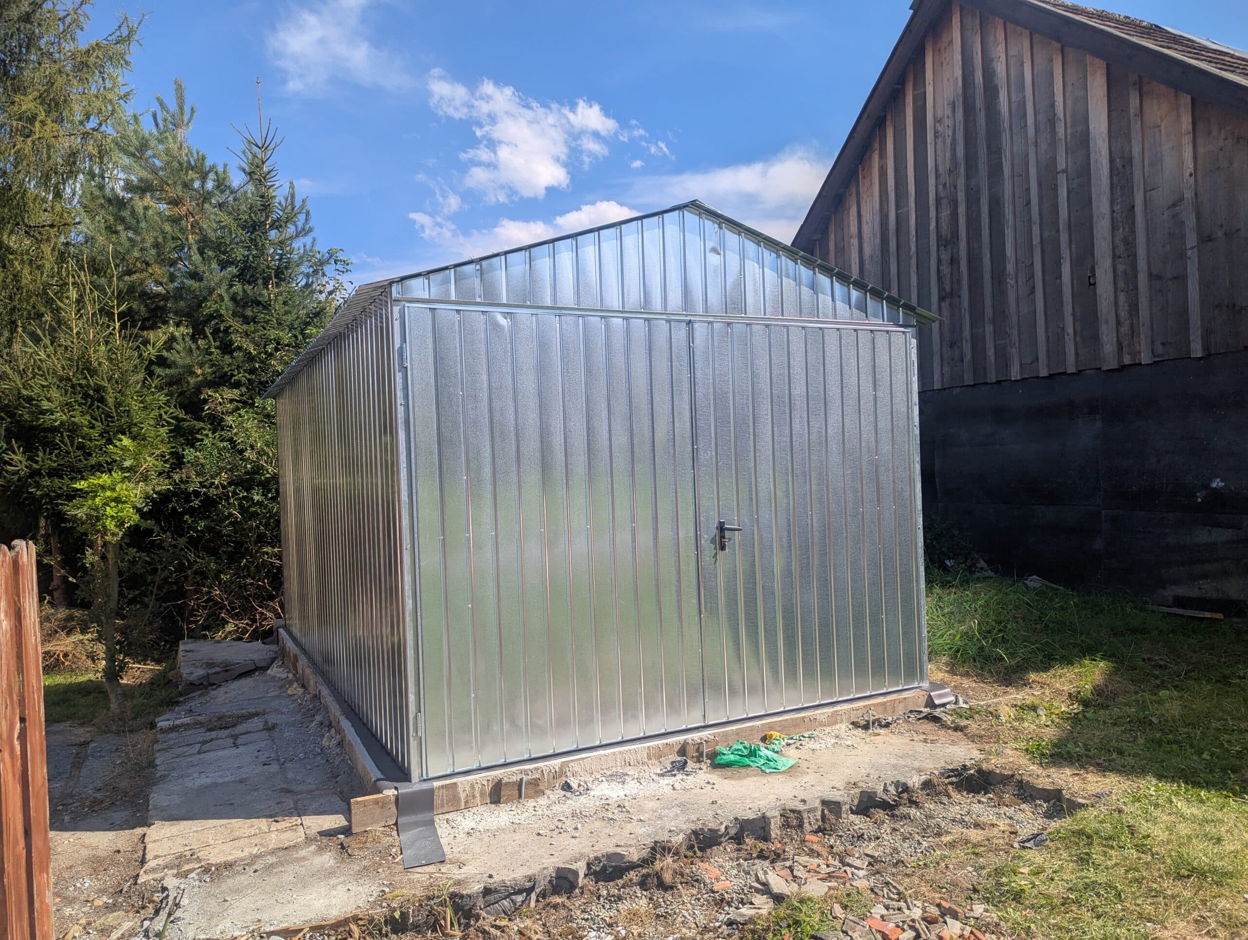 Garaż blaszany 3×5 m, ocynk, dach dwuspadowy — 15 m² — Gstal Konstrukcje Stalowe inż. Piotr Górka