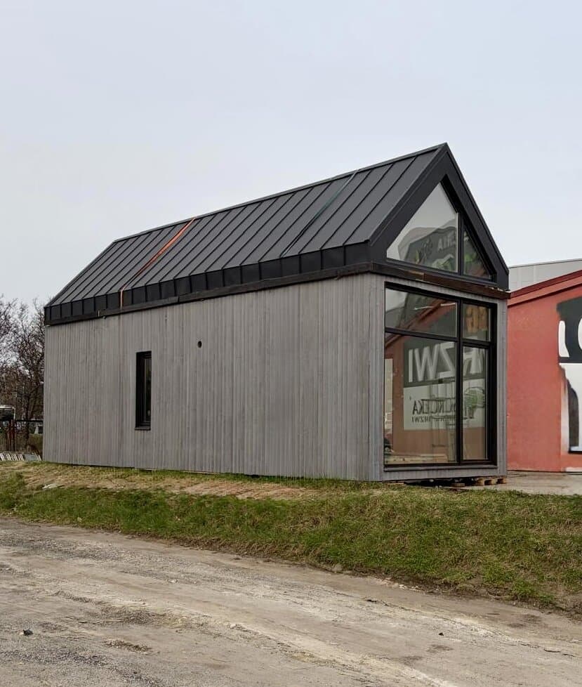 Dom 60 m² z antresolą (realizacja w Polsce) — model domu