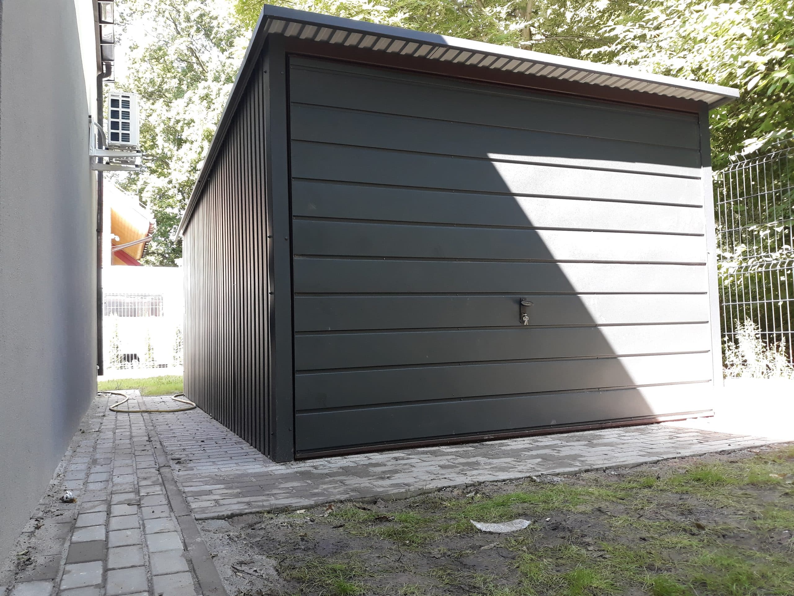 Garaż blaszany ze spadem do tyłu GB300x500 — 3 × 5 m, 15 m² — KARSTAL Sebastian Karpeta