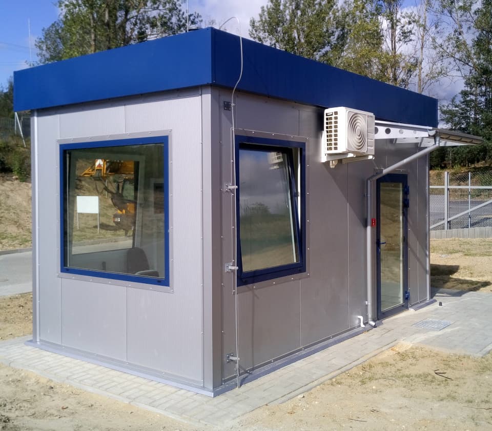 Kontener biurowy 3 × 6 m z łazienką i attyką — KONSTAD Monika Klocek