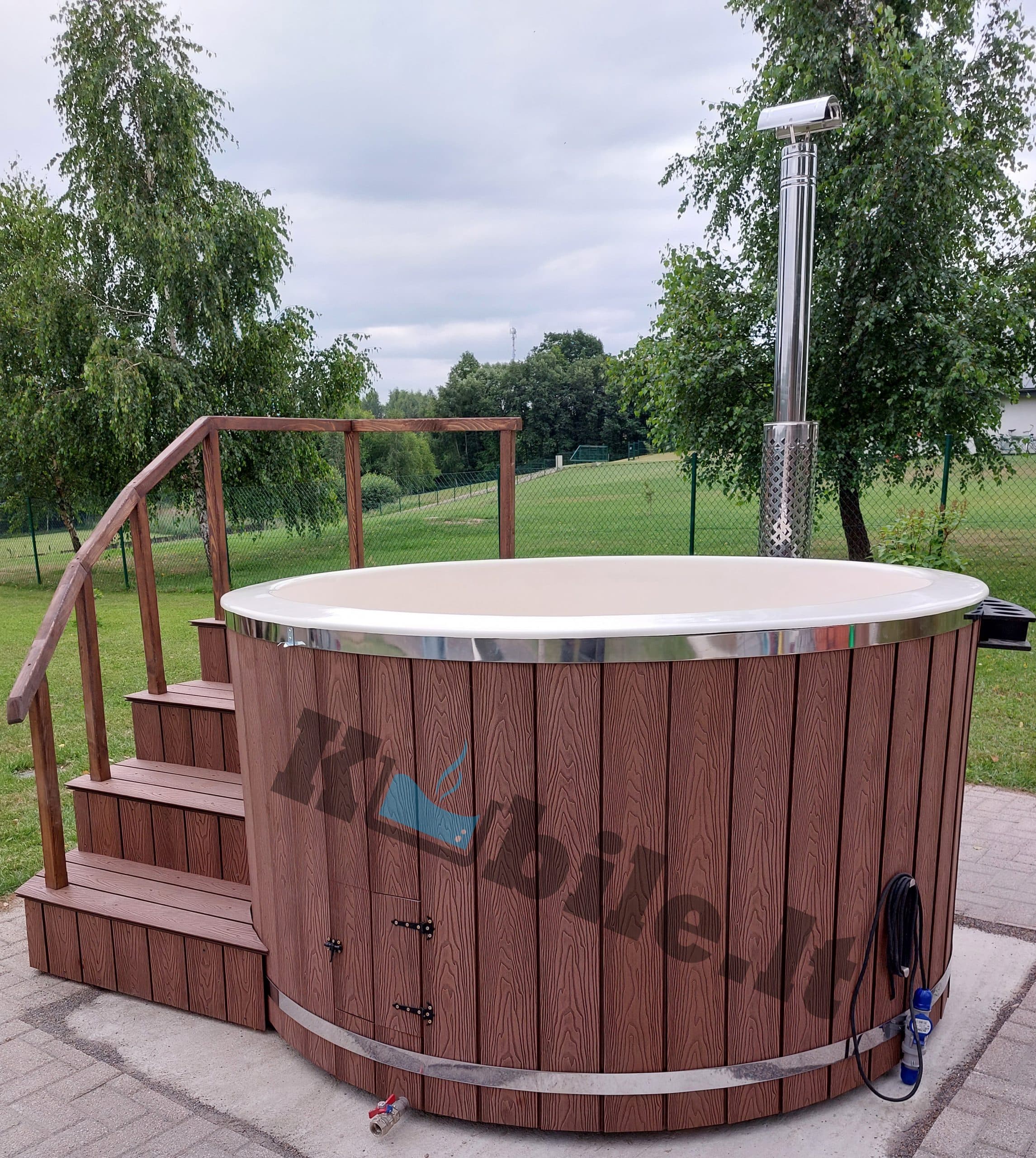 Balia z piecem zewnętrznym DELUXE MAXI — średnica 2,1 m — UAB „AUGINA” (Kubile.lt)