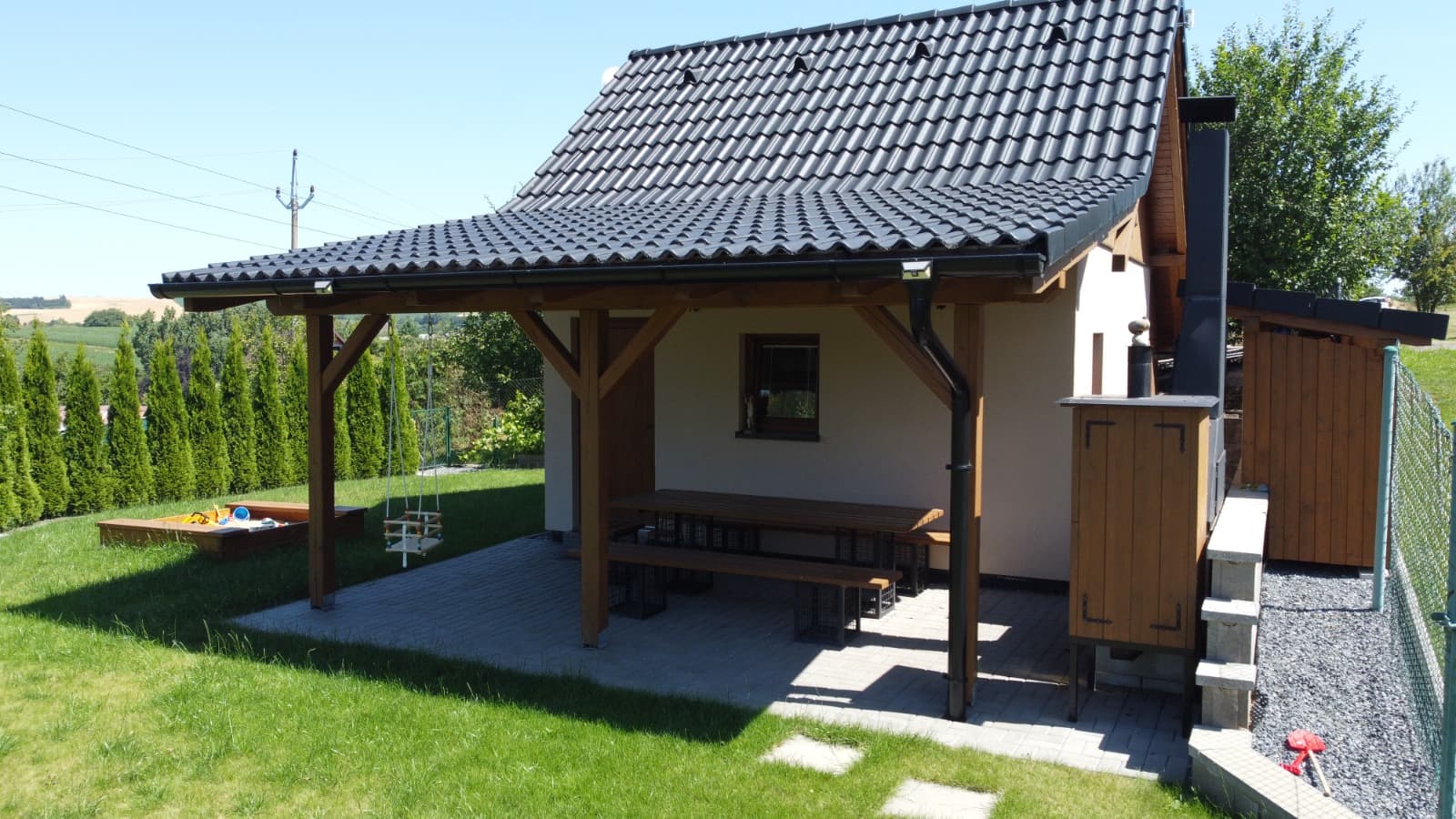 Całoroczna chata 25 m² z poddaszem i zadaszonym tarasem — Kvalitnidomek.cz s.r.o.