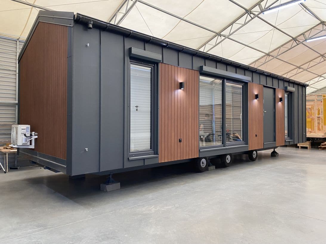 Dom mobilny Manu — 40 m² (3,7 × 10,8 m) — Tartak Urszulewo sp. z o.o. (Lacroma House)