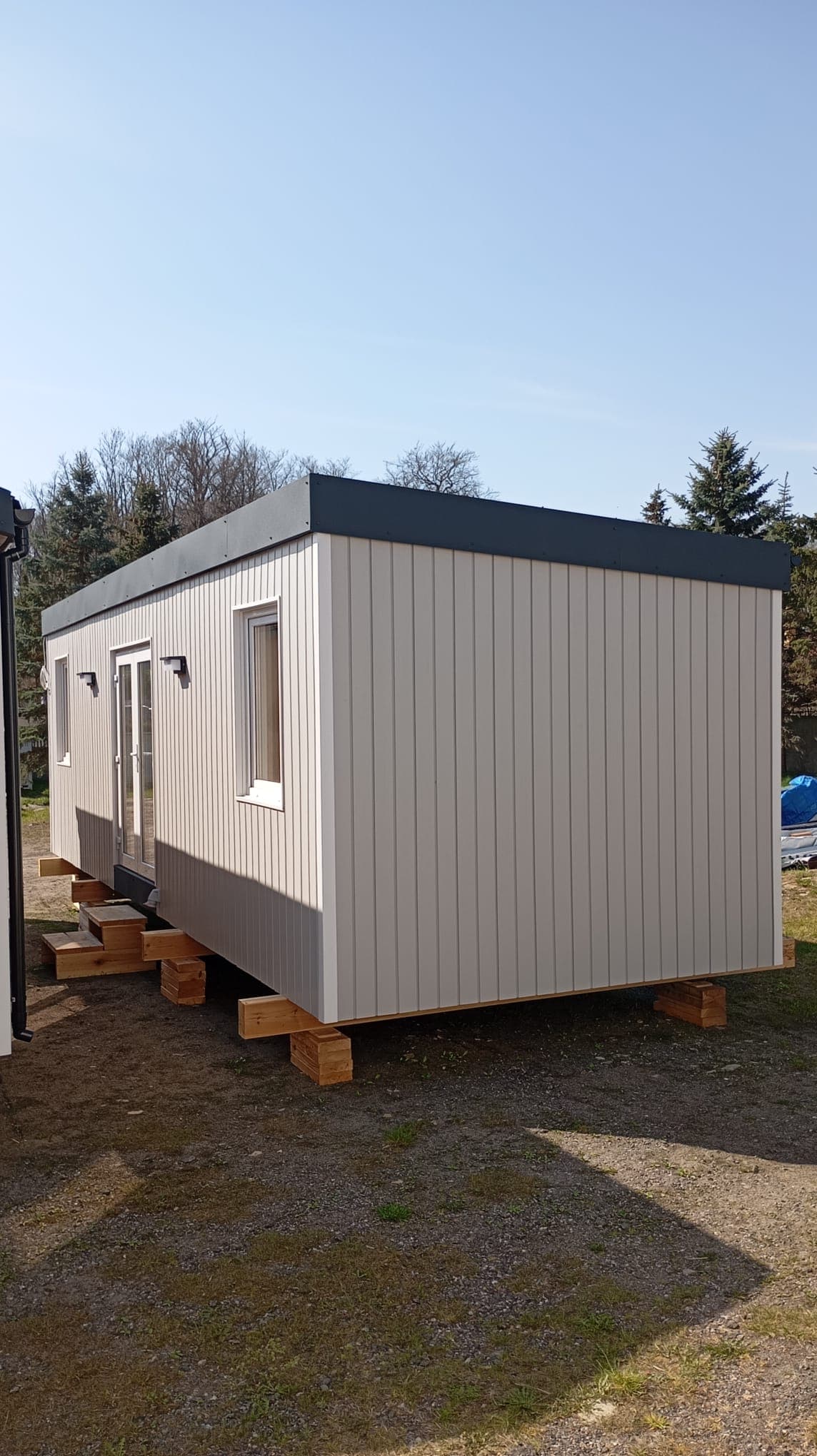 Domek mobilny całoroczny — 3 × 9 m, 28 m² — LIVIO HOUSE