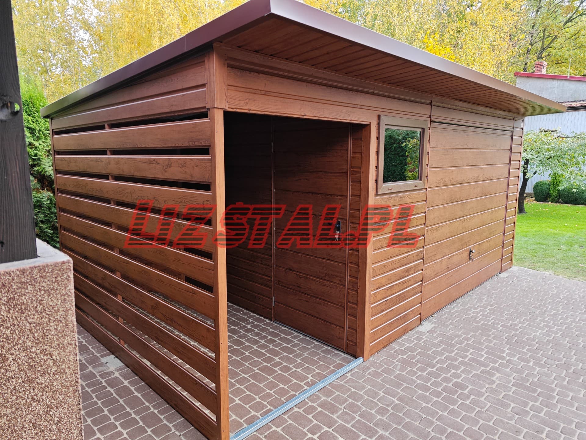 Garaż 4 × 3 m z wiatą 1,5 m, dach jednospadowy, orzech — Liz-Stal