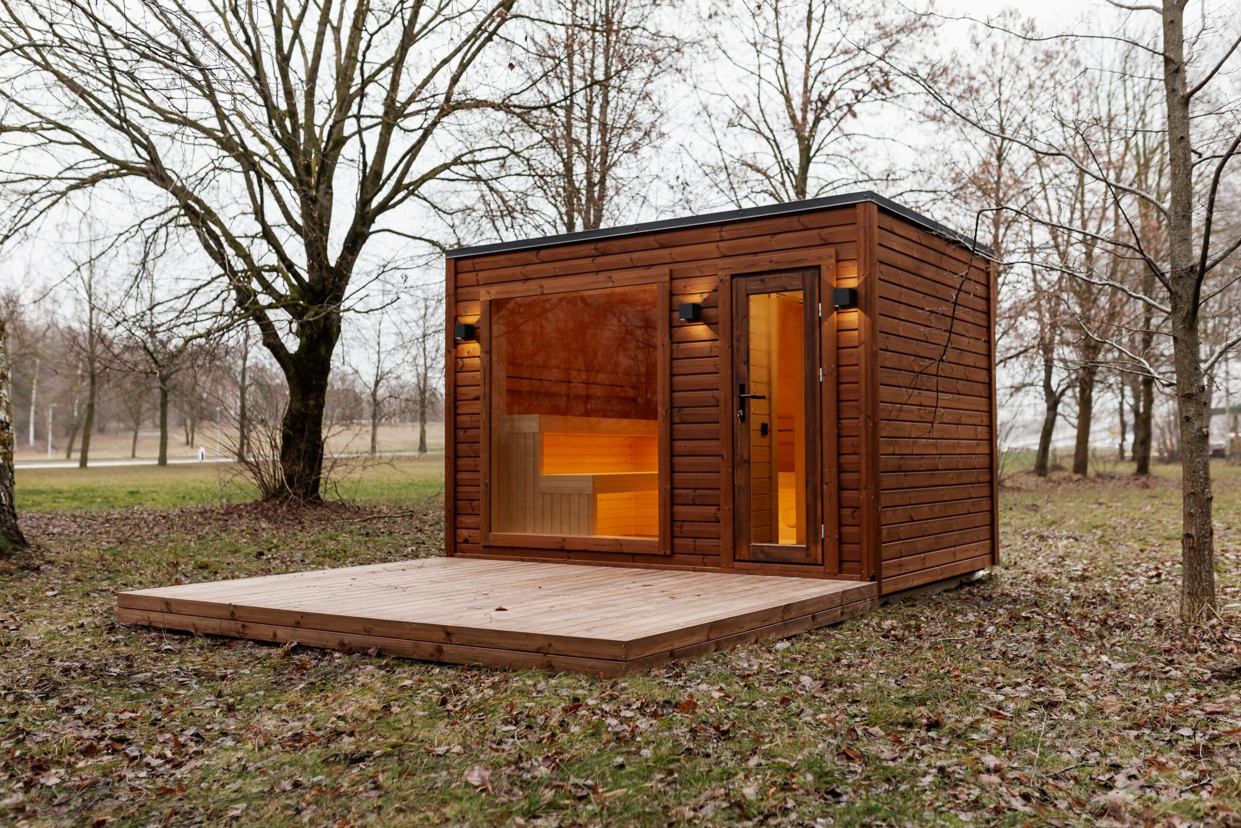 Sauna ogrodowa szkieletowa Vitality z przedsionkiem — 2,45 × 3,40 m — UAB „Seilas” (Mande Wood)