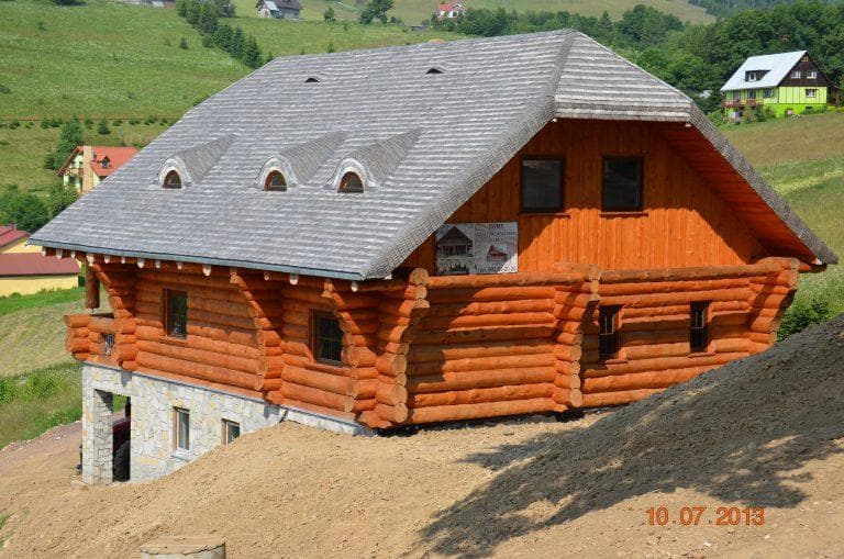 Duży dom z bali z podpiwniczeniem — 125,7 m² — Marux Domy z bali Krzysztof Burzyński