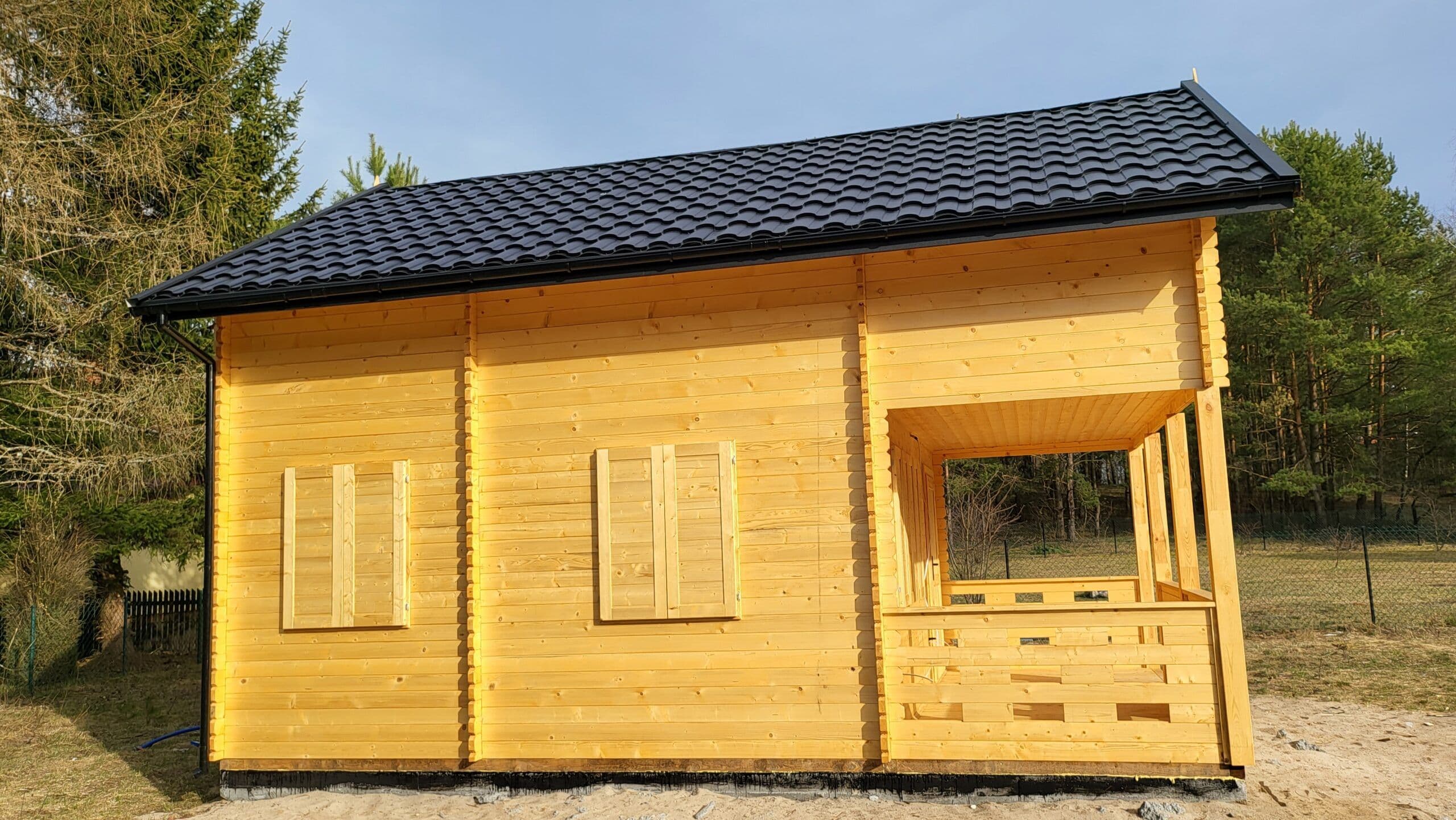 Dom drewniany JAN II z poddaszem — 55 m² + taras 10 m² — MAWIDOMKI Maciej Wyrwał