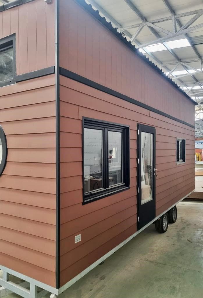 Tiny house Tiny Family z antresolami — 7 × 2,5 m, 17,5 m², do 6 osób — model domu