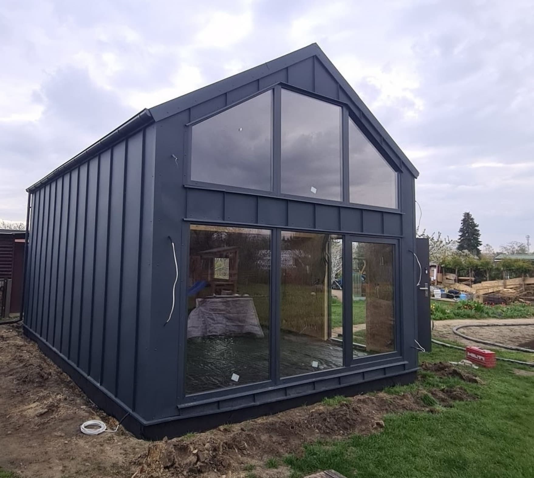 Stodoła z antresolą S-235A W5 — 35 m² zabudowy, 28 m² użytkowej — MONTERDOM