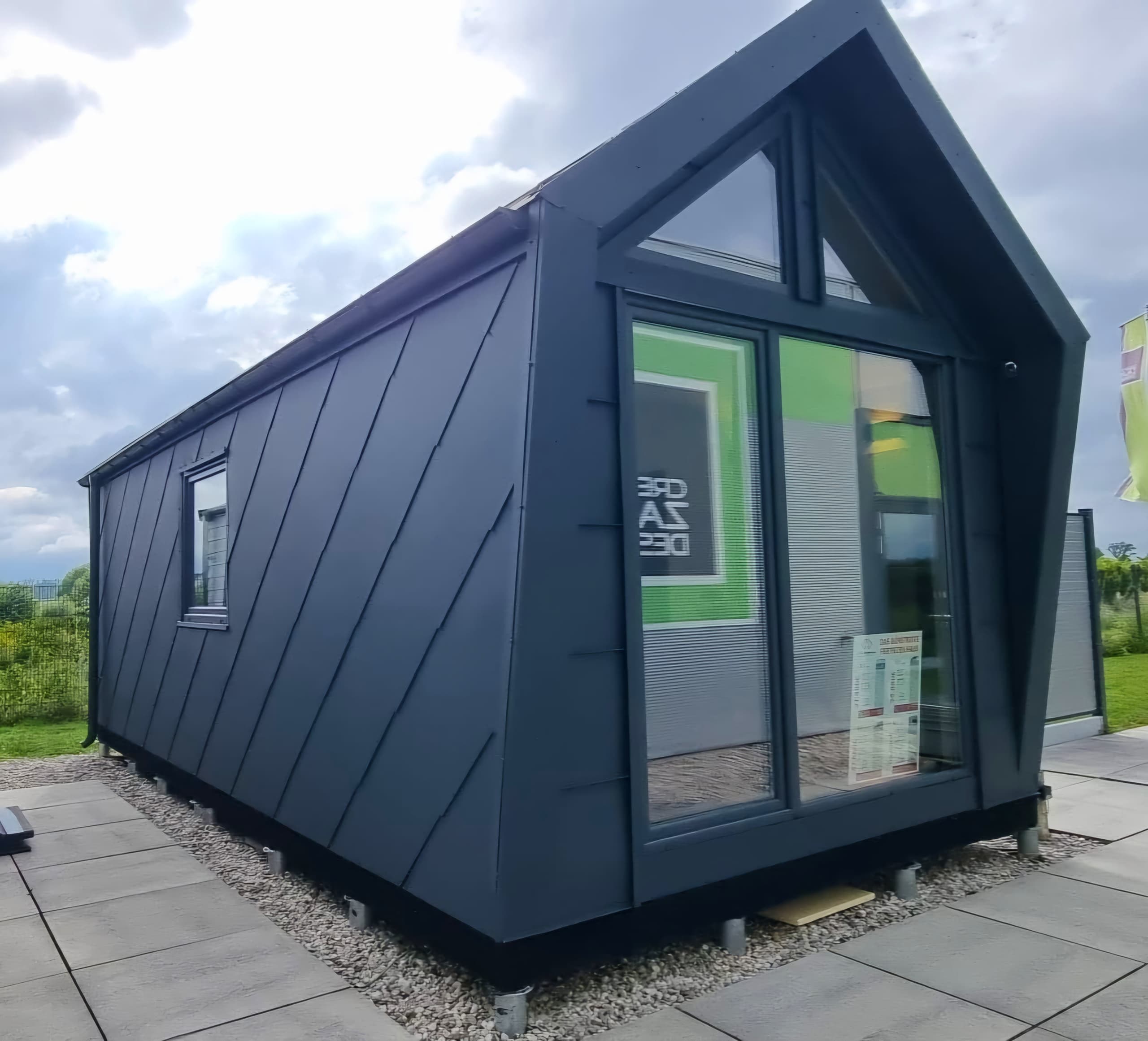 Dom z antresolą MTB FIVE — Flat Pack, 40 m² — model domu