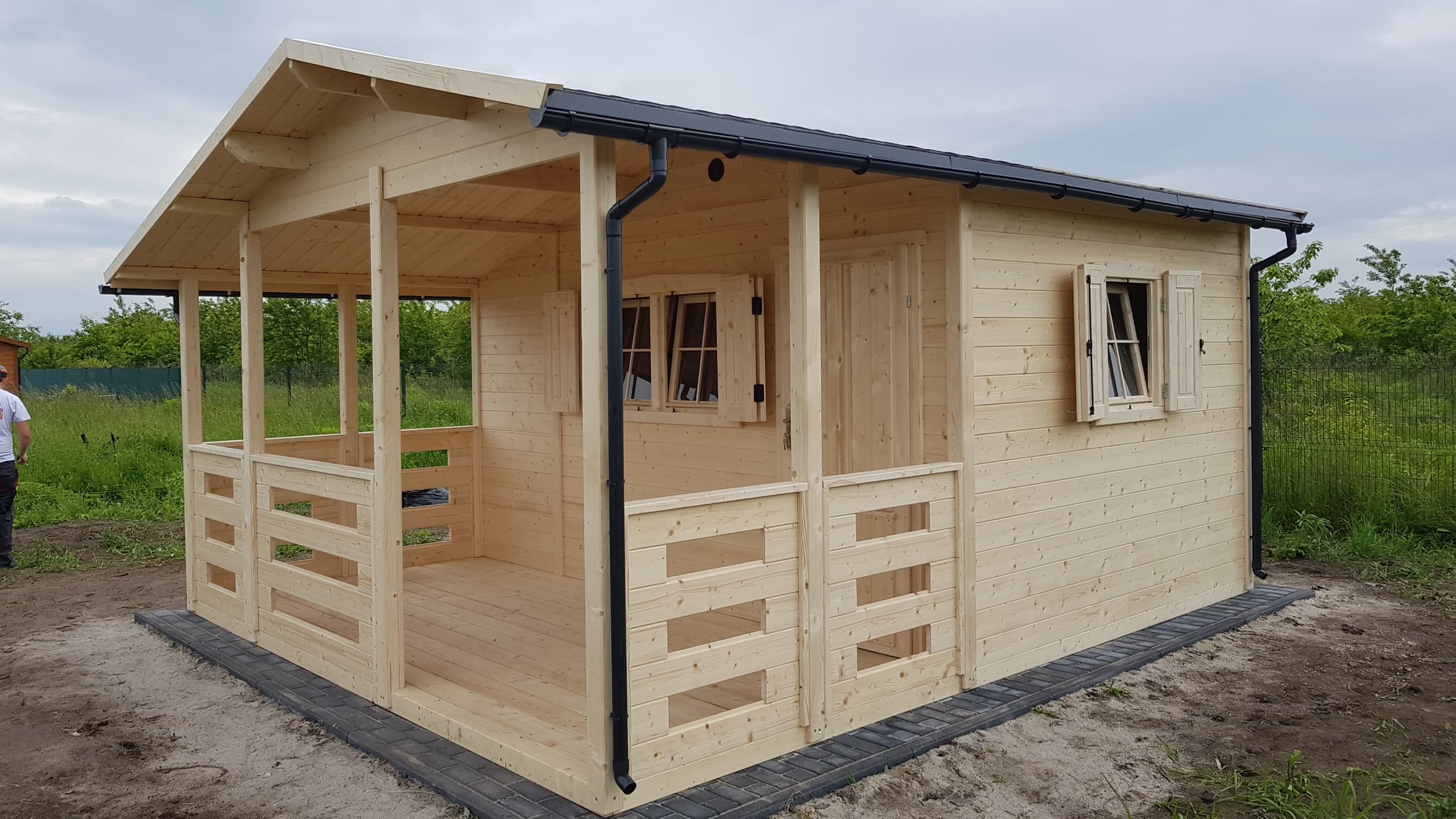 Domek letniskowy Bartek 1 z tarasem — 4,2 × 5 m, 21 m² — OGRODY ROSZAK Waldemar Roszak