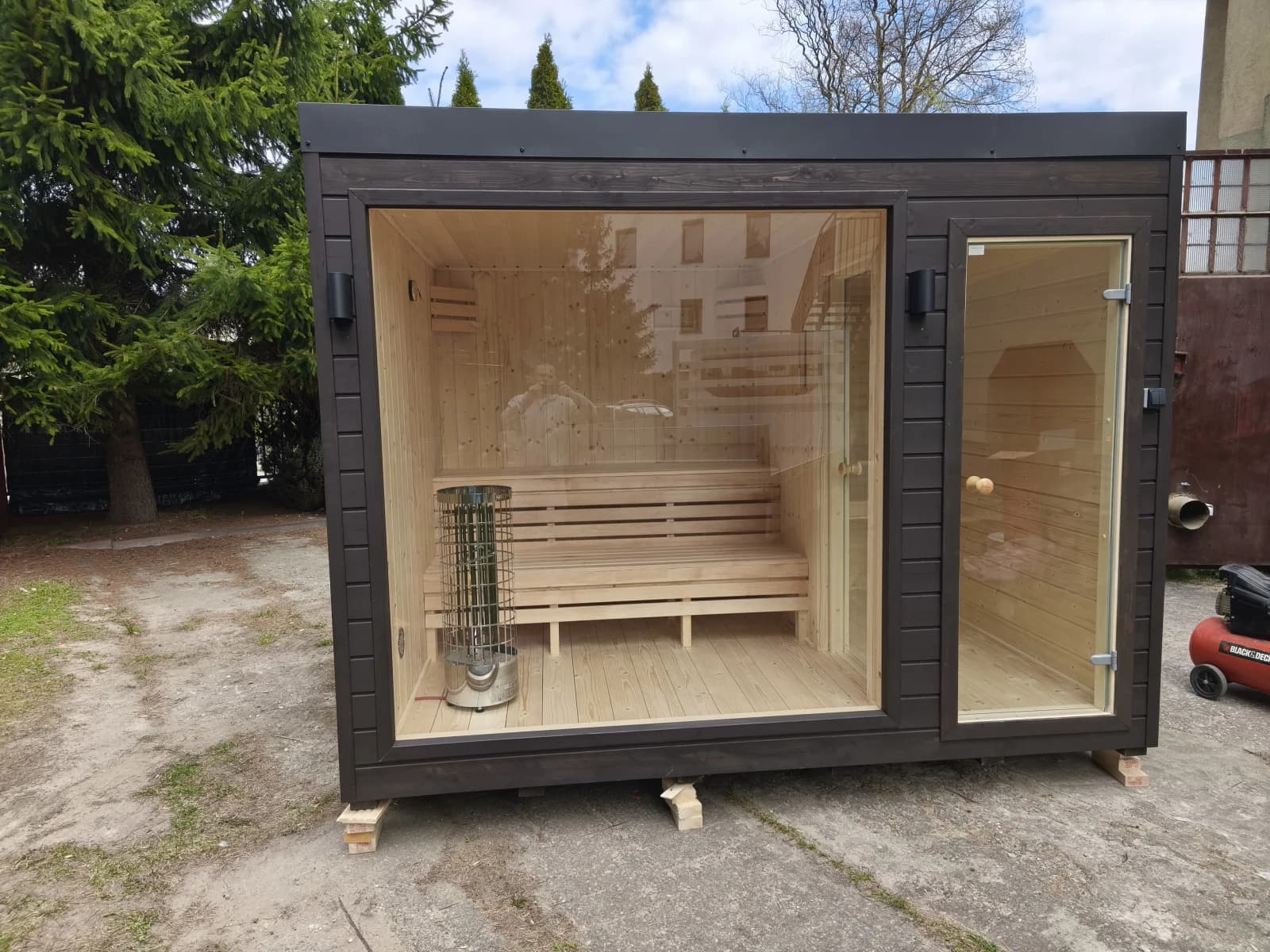 Sauna ogrodowa Olaya 5 z przedsionkiem — 3,2 × 2,3 m — Olaya (Kobcode Sp. z o.o.)