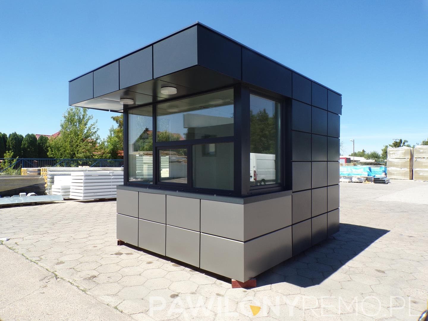 Portiernia S10 — 3,5 × 3 m, ściany PIR 160 mm — model domu