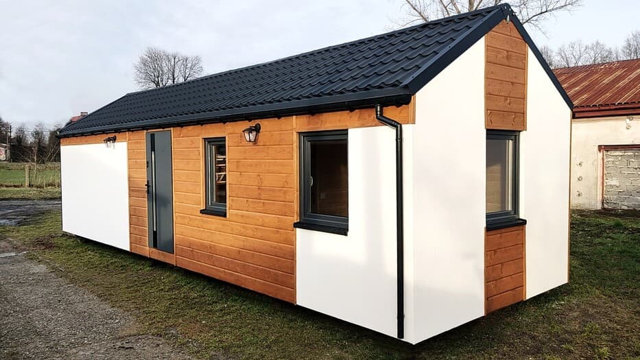 Dom modułowy BRATEK — 35 m² z zadaszonym tarasem — model domu
