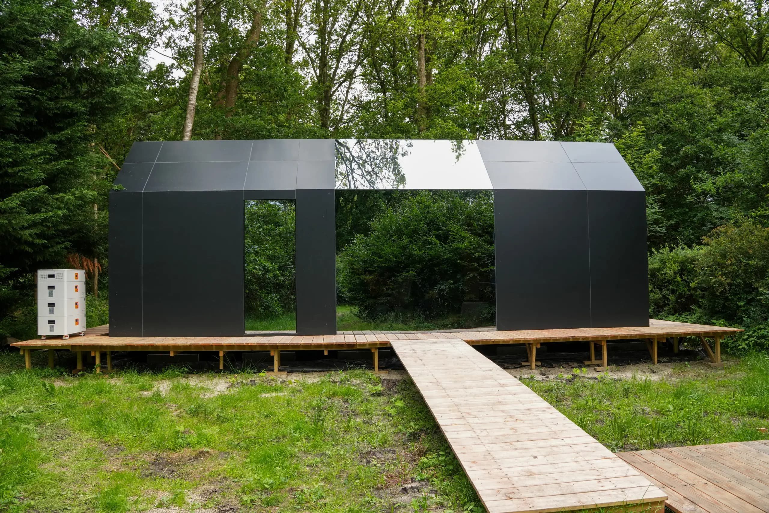 Dom modułowy SAGA Nomad z lustrzanym szczytem, 21 m² — model domu