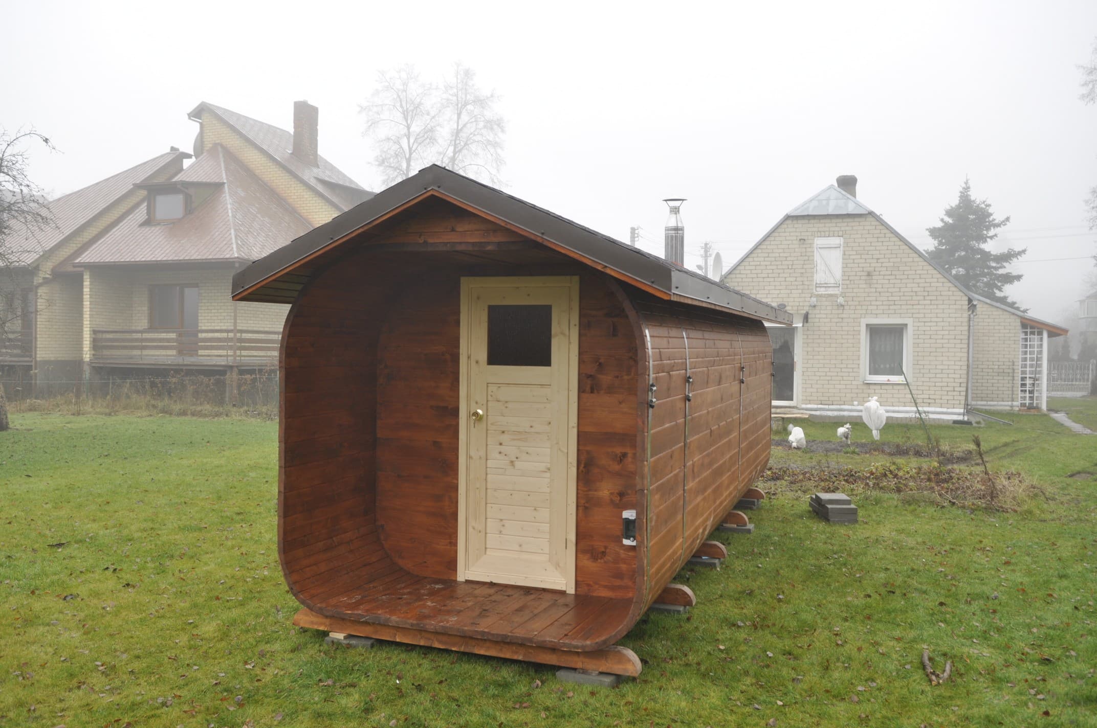 Sauna ogrodowa z przedsionkiem i dwuspadowym dachem — 7 × 2,45 m — UAB Sarvyda (Kubilas.lt)