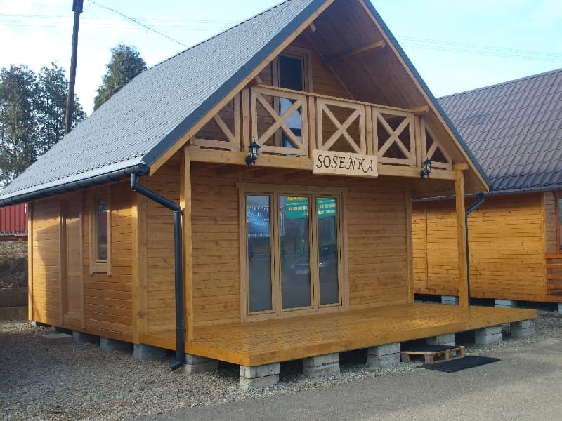 Dom rekreacyjny całoroczny SOSENKA 63 m² z poddaszem i balkonem — PPHU Talbud — domy z drewna