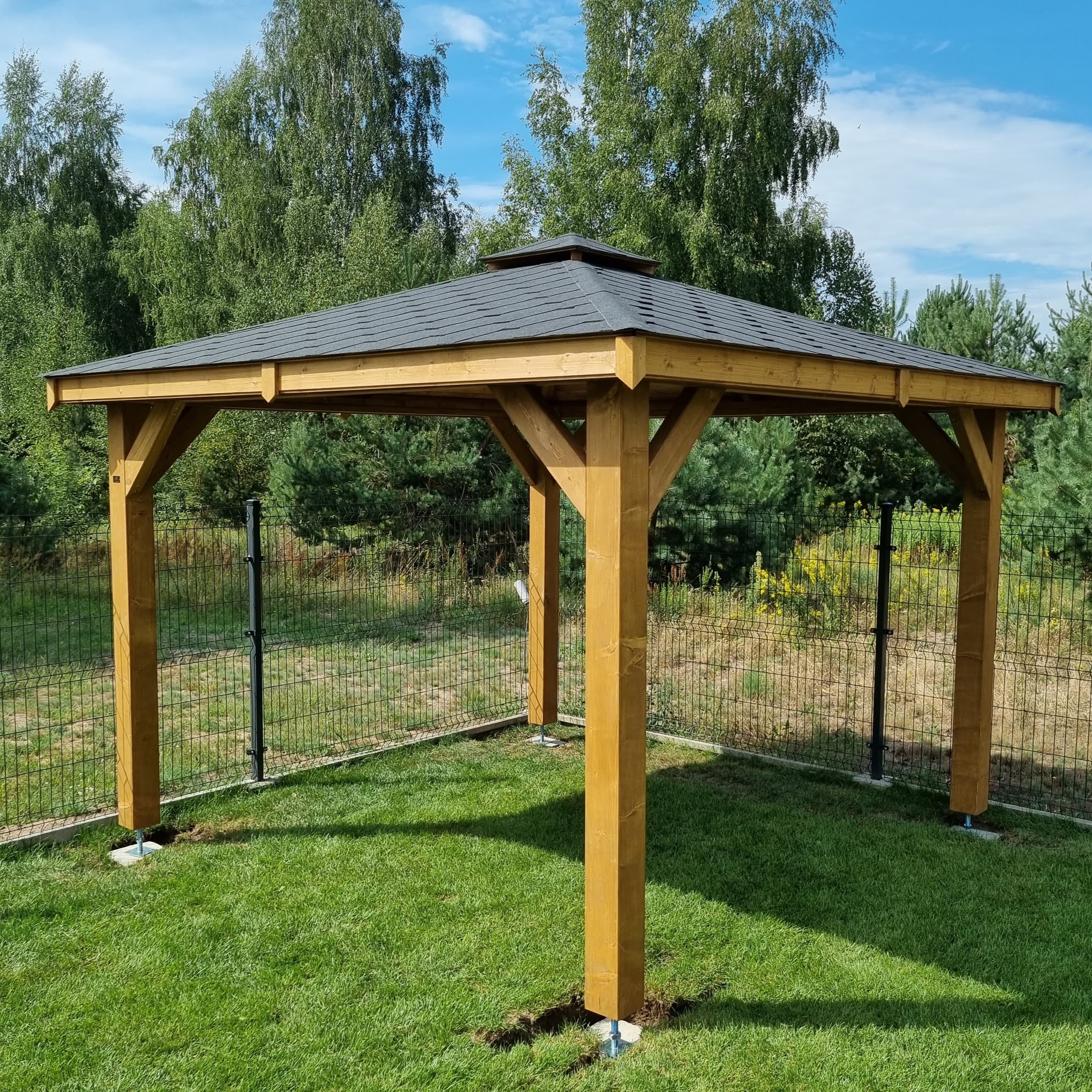 Altana MALTA na słupach, 3 × 3 – 5 × 4 m — model domu