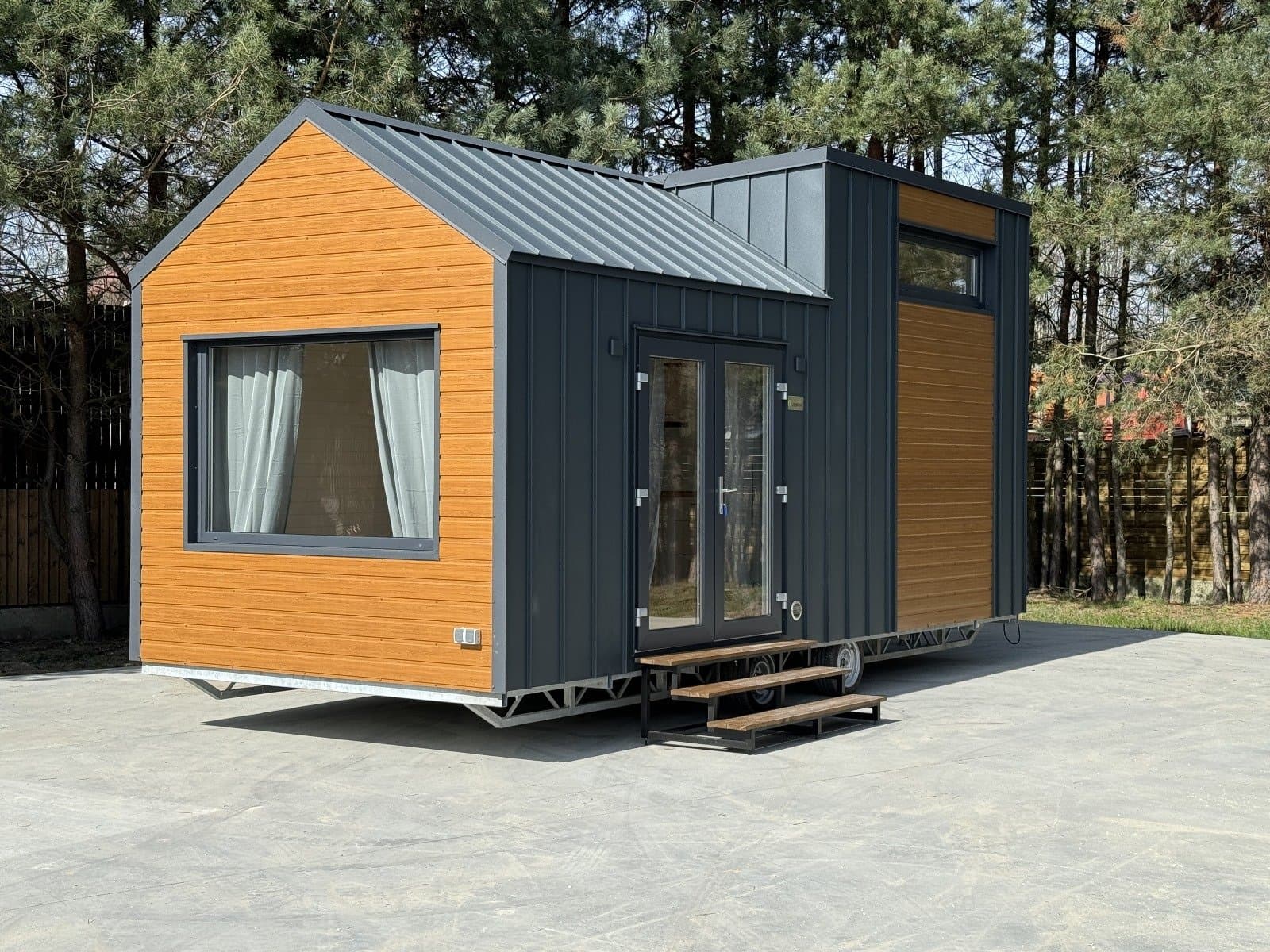 Tiny house na przyczepie Smile — 7,2 × 3,0 m, 24,8 m² z antresolą — model domu