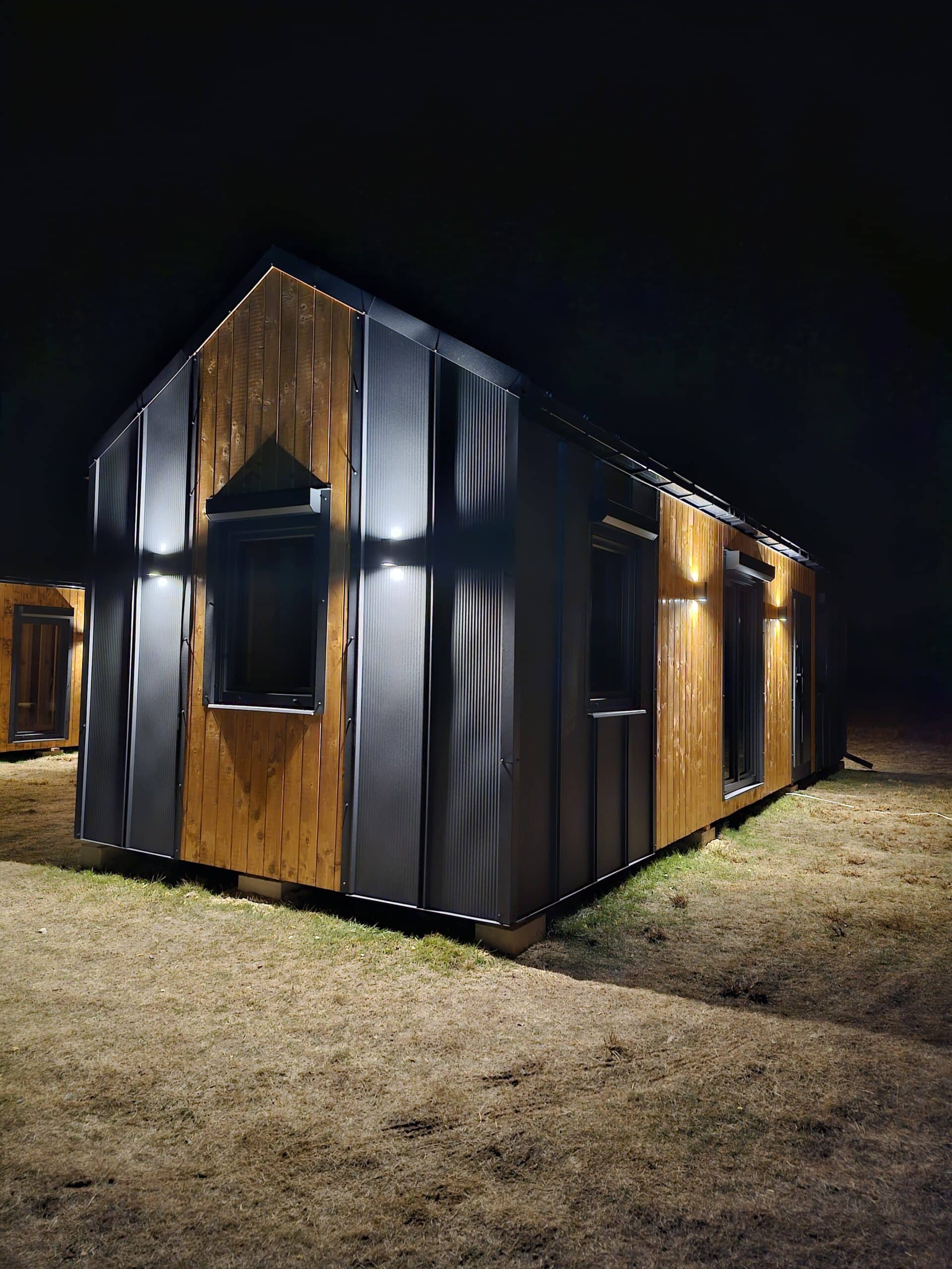 Domek mobilny Tiny House 40 m² — stodoła, dwie sypialnie — model domu