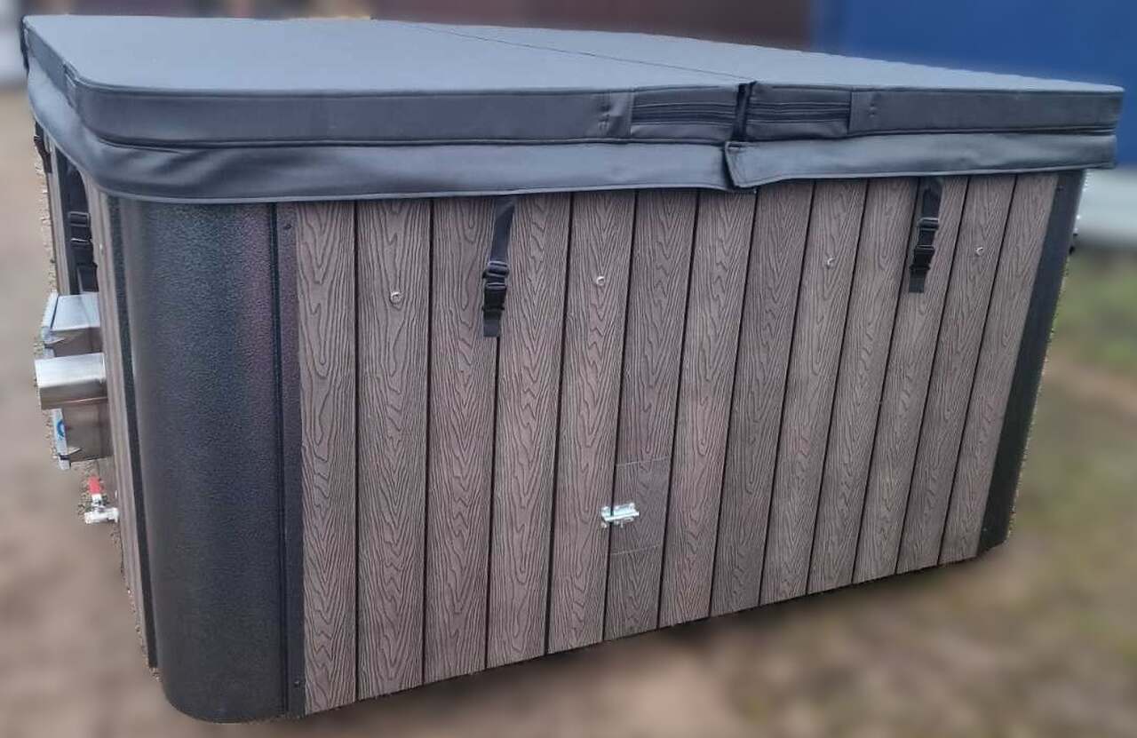 Balia stacjonarna kwadratowa 220 × 220 cm z piecem wewnętrznym — VIP BANIA Sp. z o.o.
