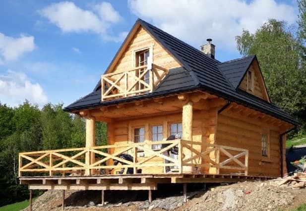 Dom z pół bala Jędrek — 7 × 5 m, 35 m² zabudowy — model domu