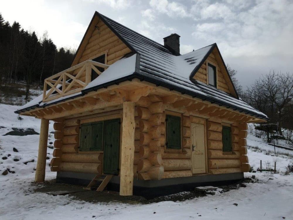 Dom z pół bala Klimczok — 6 × 7 m, 42 m² zabudowy — model domu