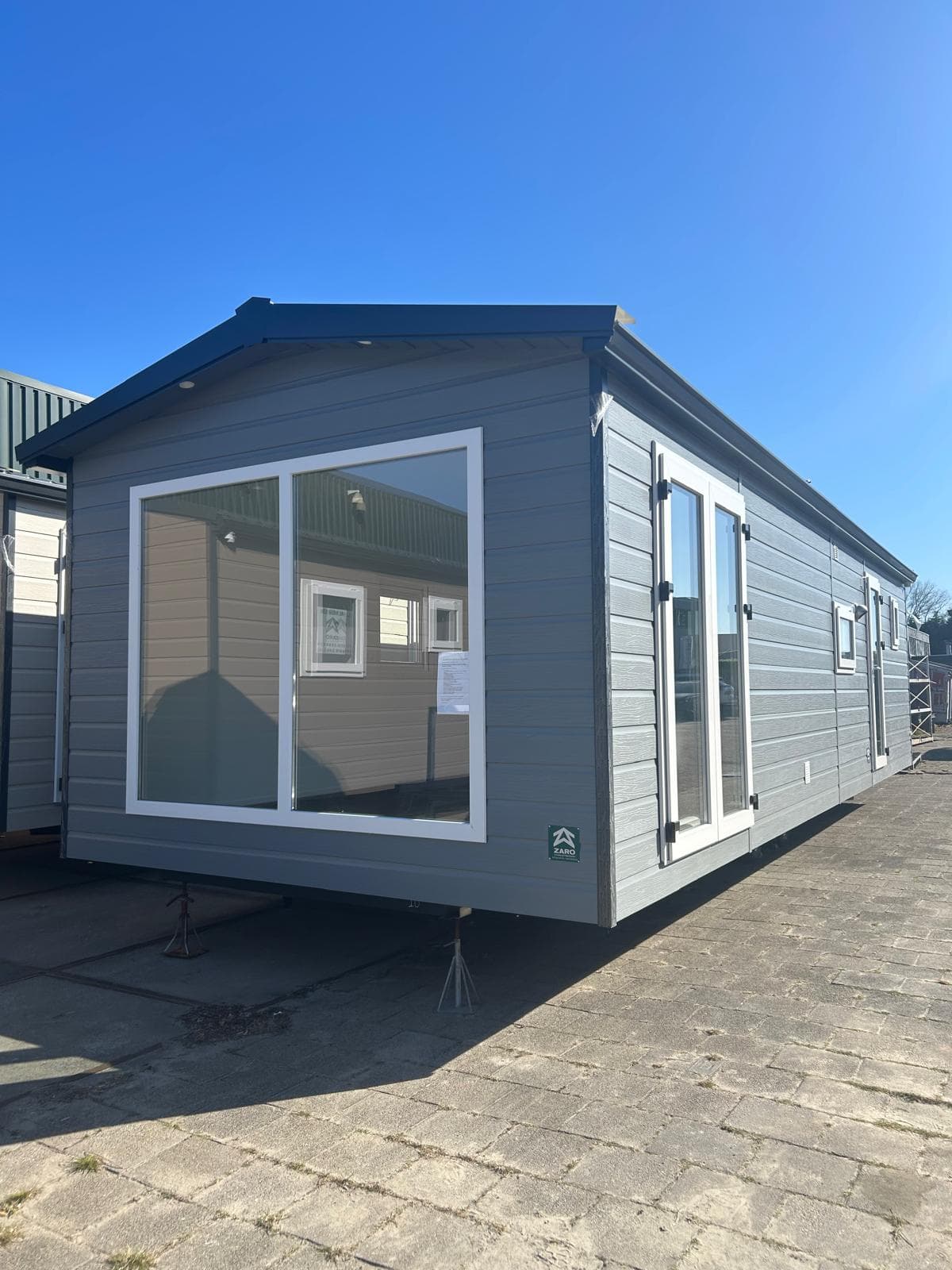 Chalet mobilny Zaro Dakota 10 × 3,77 m, 38 m² — model domu