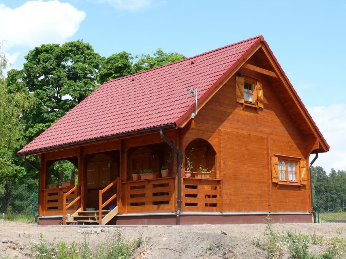 Domek letniskowy z bali Eleonora — z antresolą i długim tarasem, 61 m² — model domu